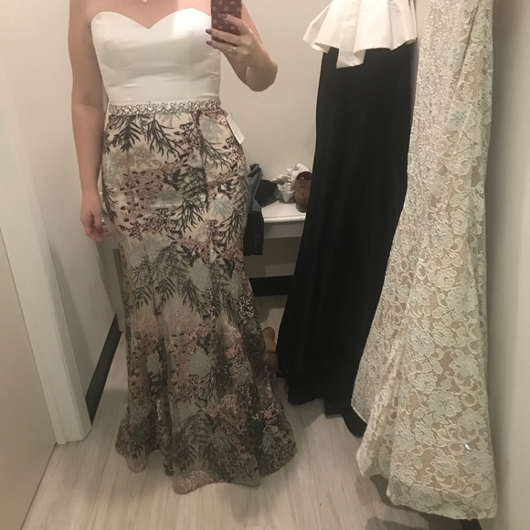 Size 8 Color Couture Formal - Picture 1 of 1